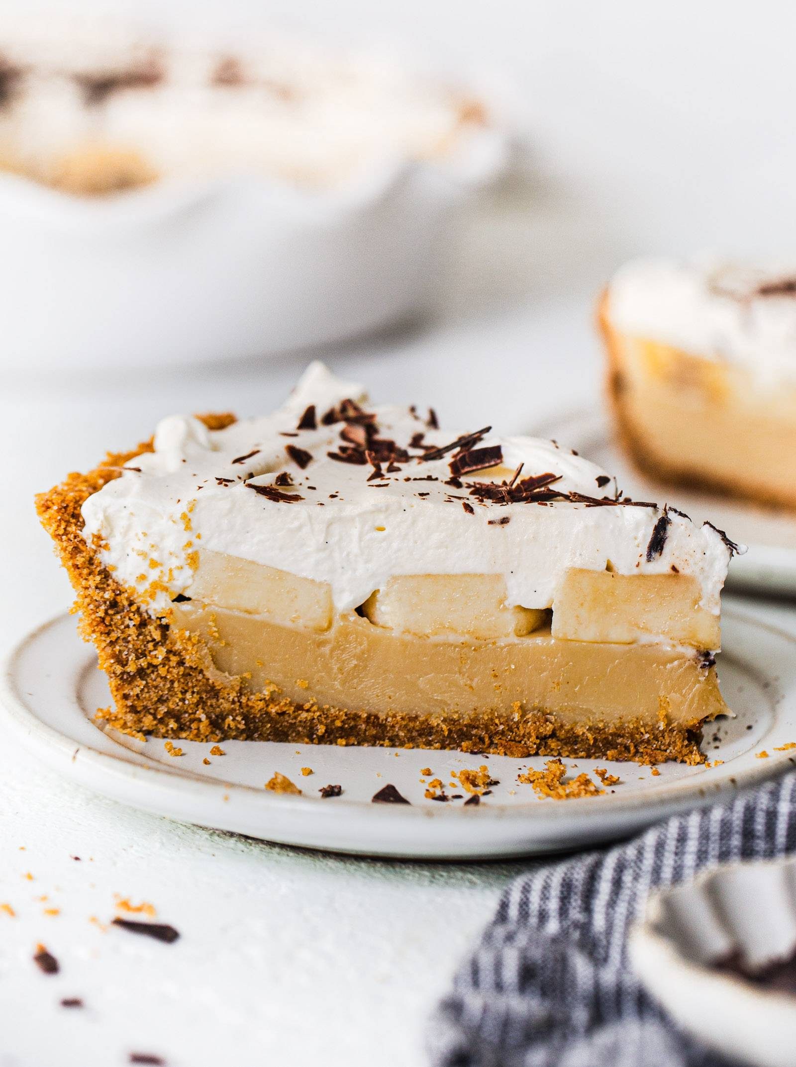 Banofee pie on a plate.